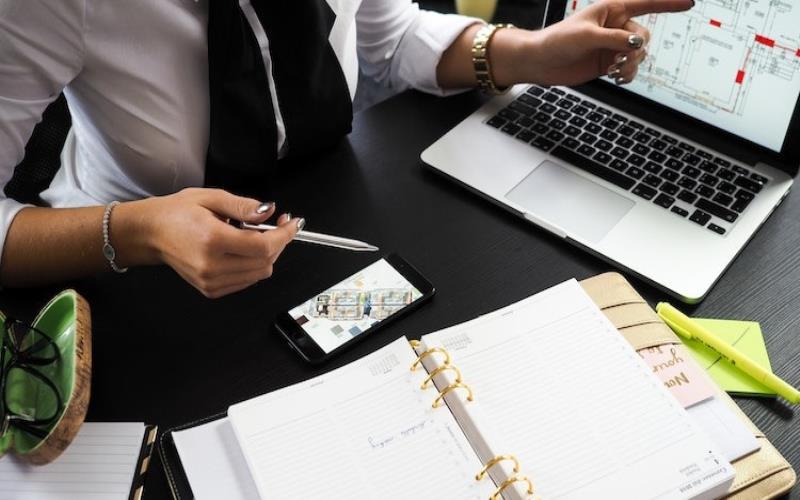 Embracing the Digital Age: The Role of Technology in Deciphering Real Estate