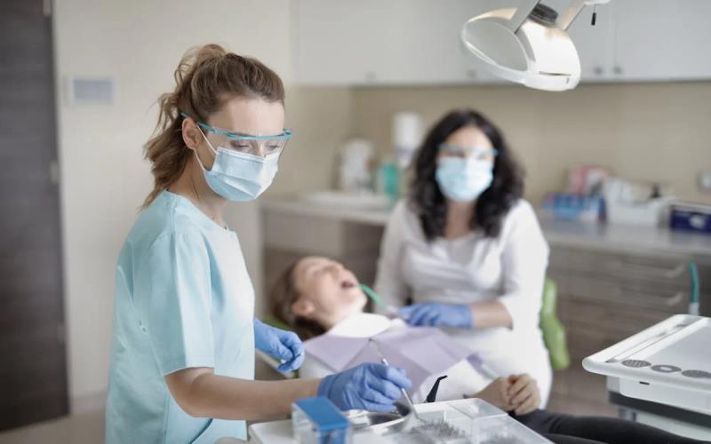 What Are the Benefits of Having a Family Dentist?