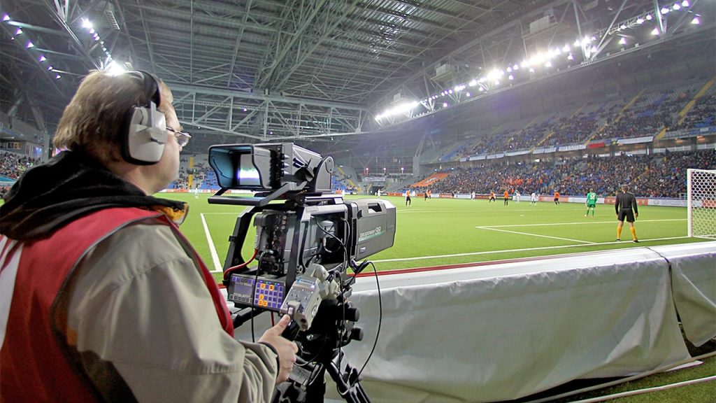 Live Broadcasting: The Impact of 5G and Ultra-HD Streaming on Sports Media